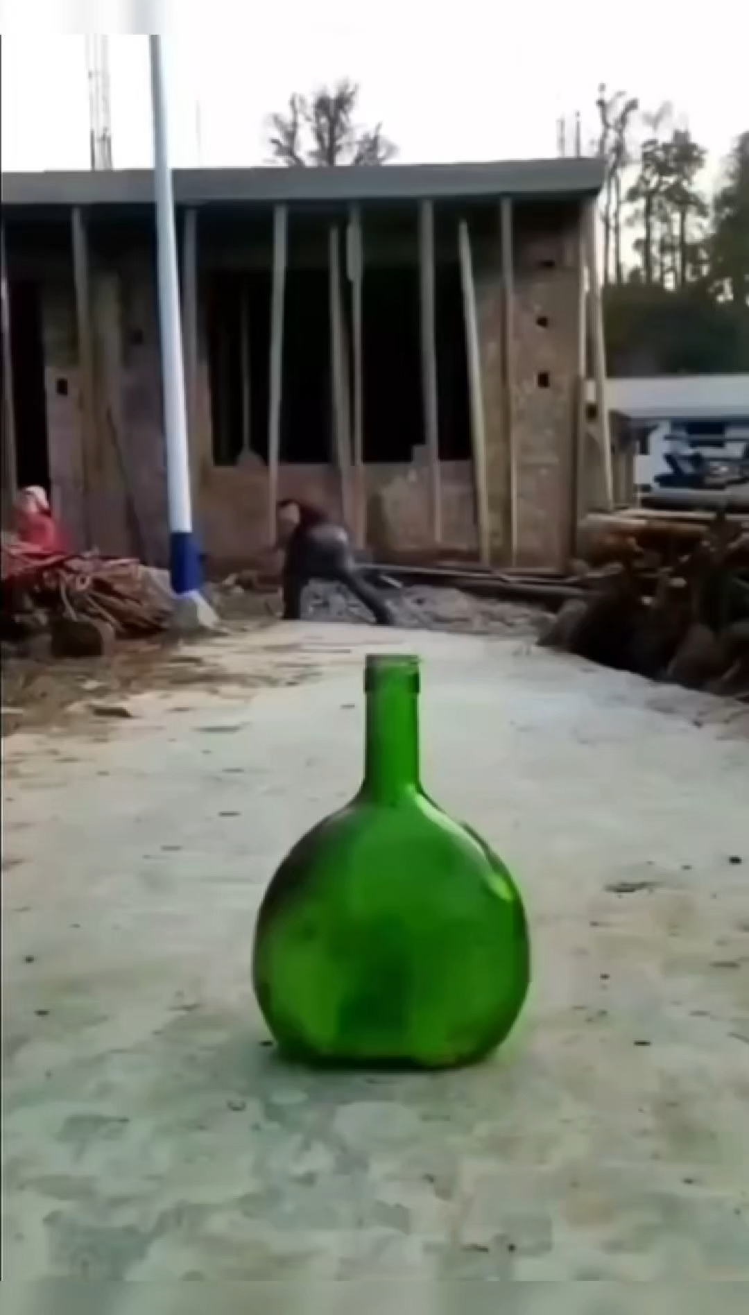 BREAK CAMERA TRANSITIONAL VIRAL VIDEO