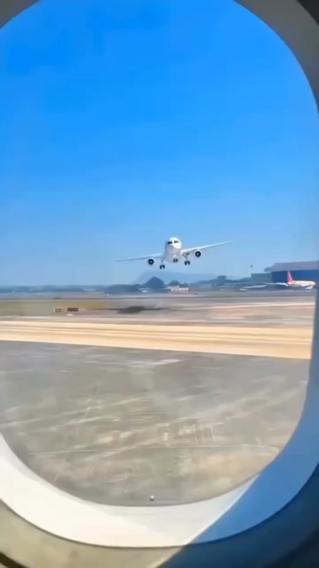 CATCH PLANE TRANSITIONAL VIRAL VIDEO