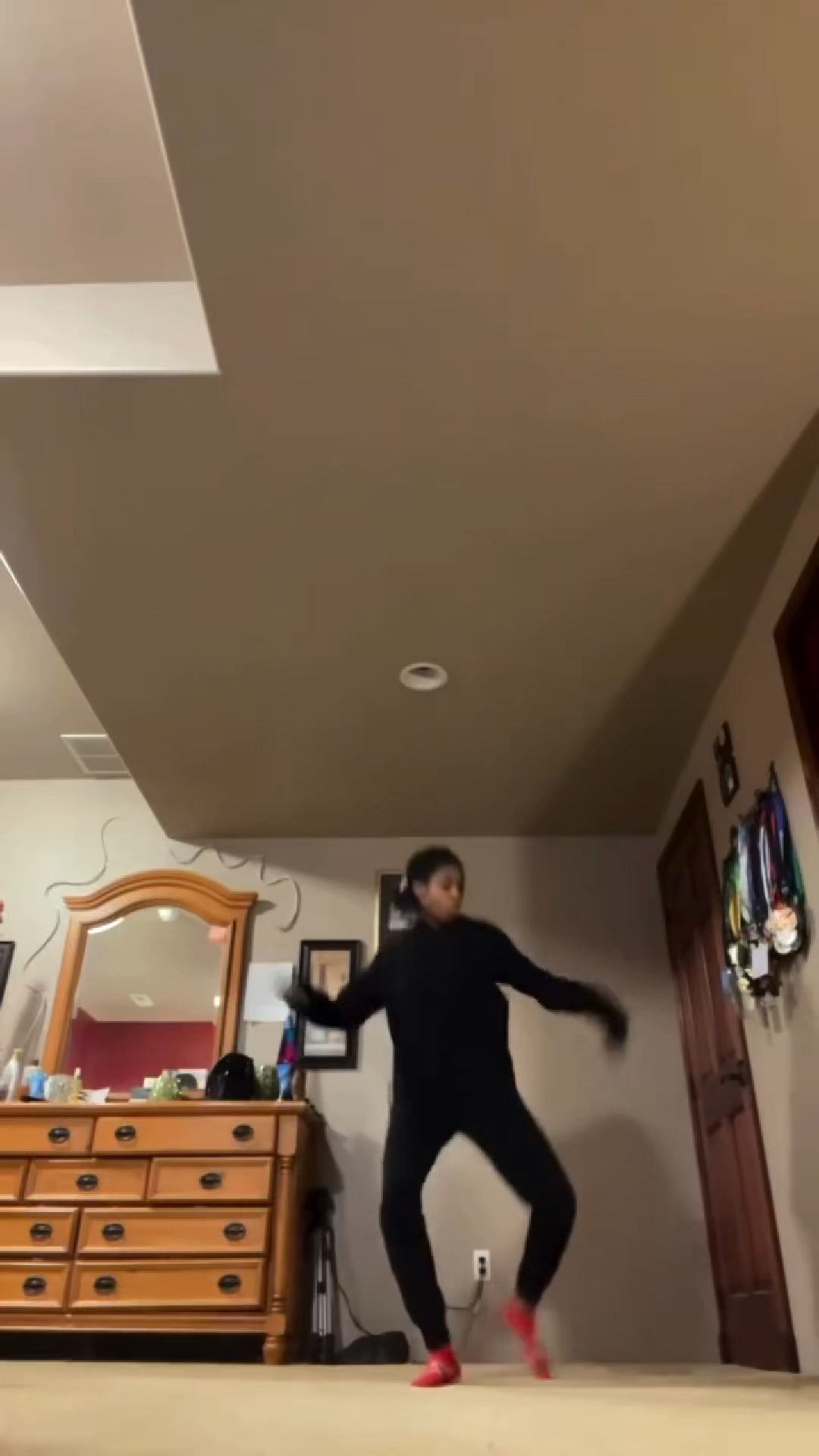 FRONT ROLL TRANSITIONAL VIRAL VIDEO