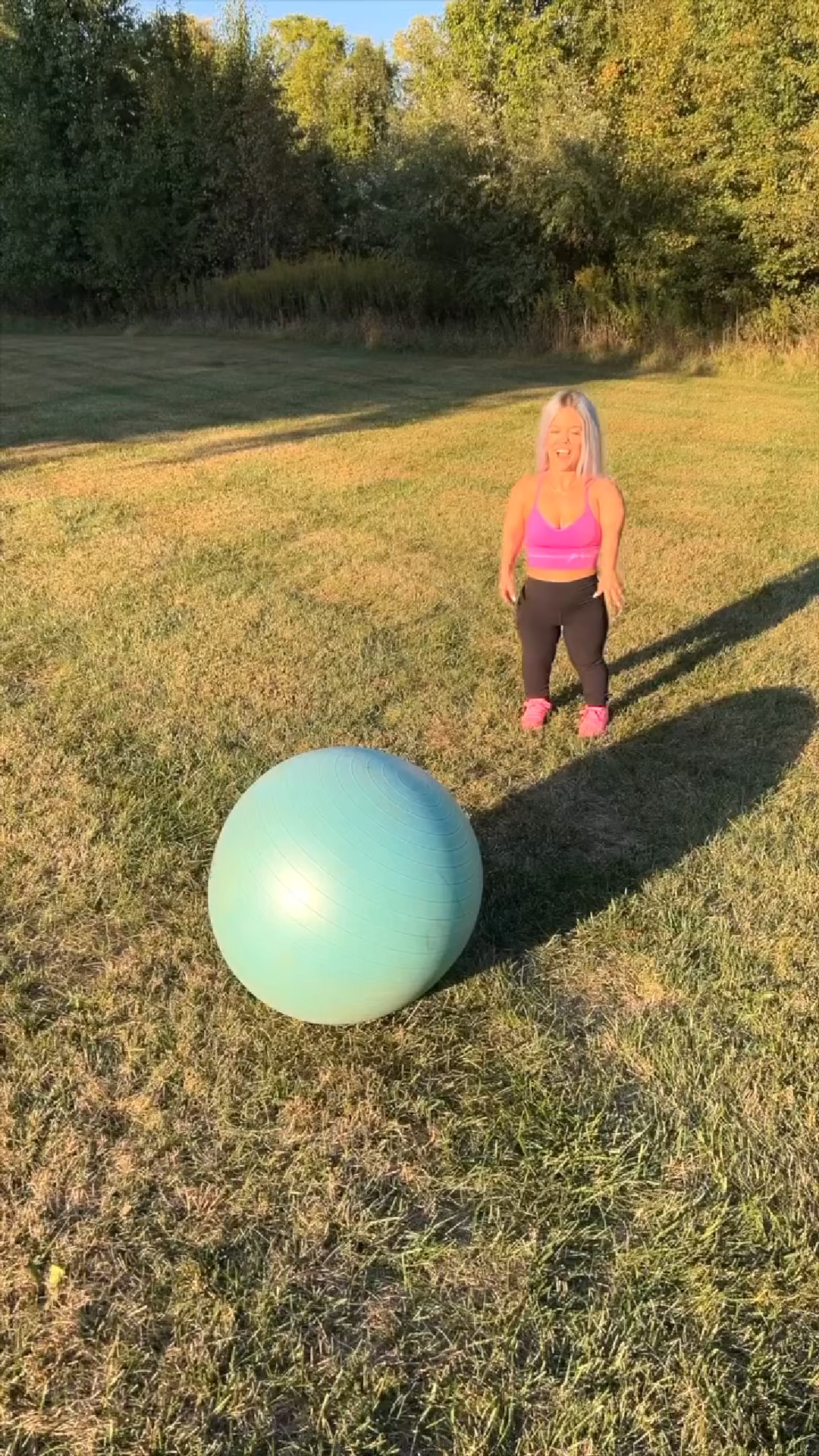 KICK BACK BALL TRANSITIONAL VIRAL VIDEO