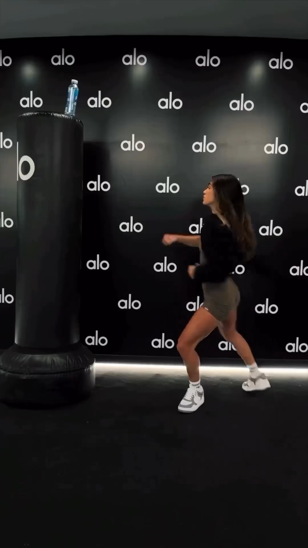 KICK BOTTLE TRANSITIONAL VIRAL VIDEO