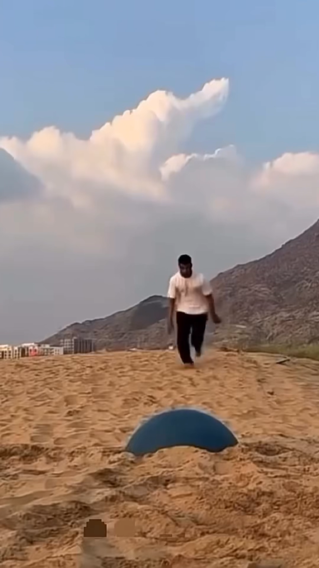 SANDY FRONT FLIP TRANSITIONAL VIRAL VIDEO