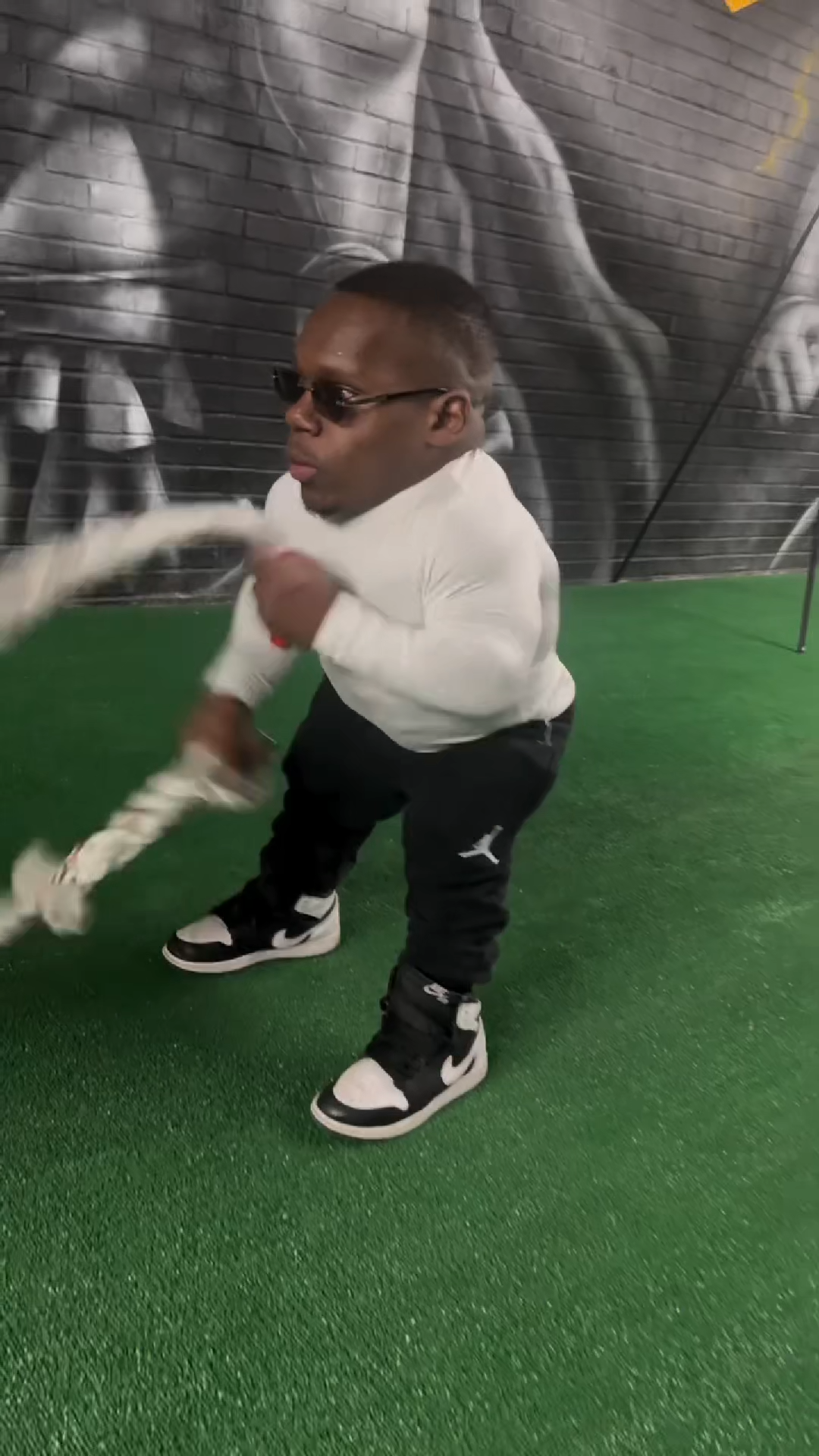 SHOE LACES TRANSITIONAL VIRAL VIDEO