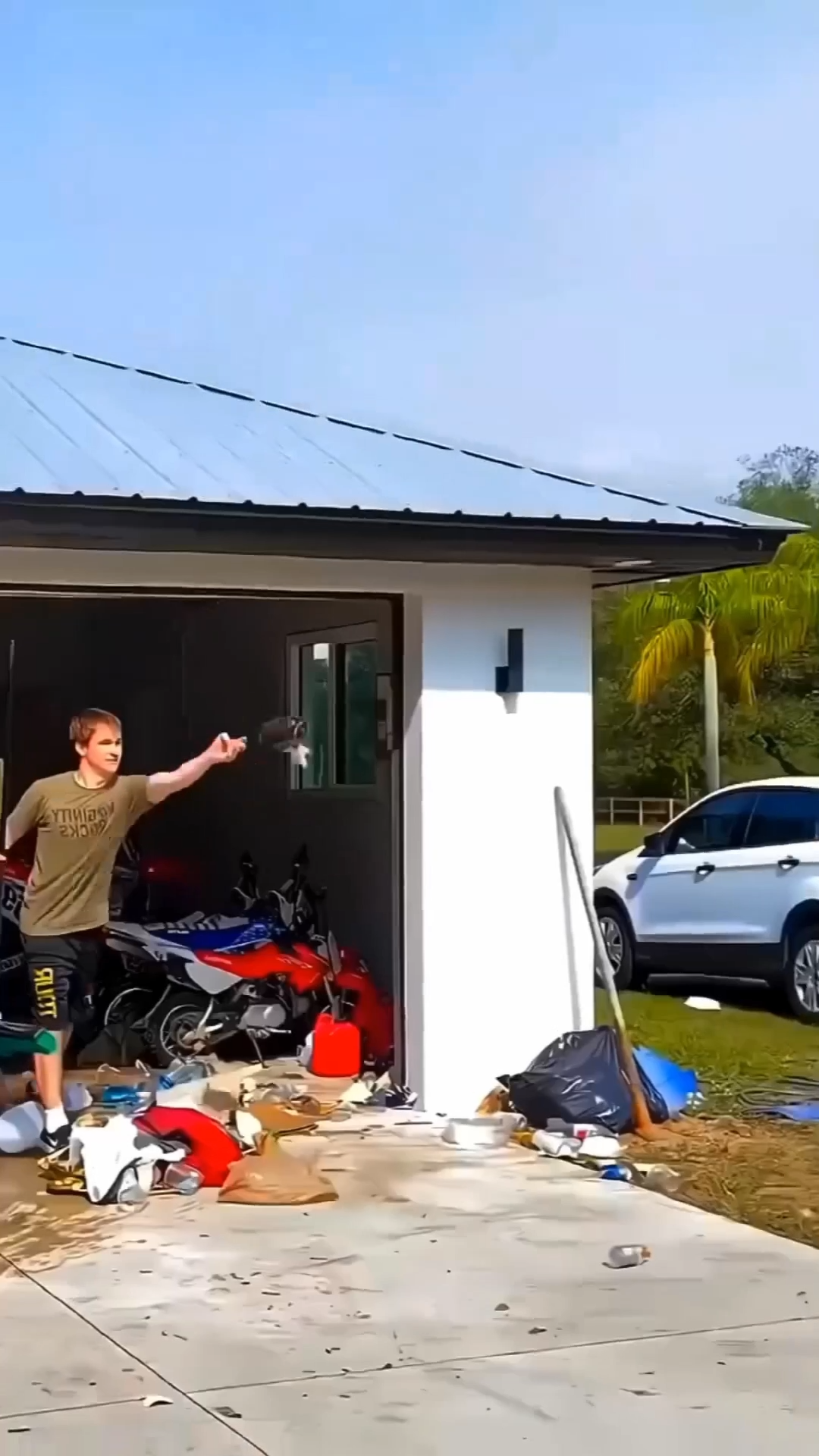 SODA BOTTLE EXPLOSION TRANSITIONAL VIRAL VIDEO