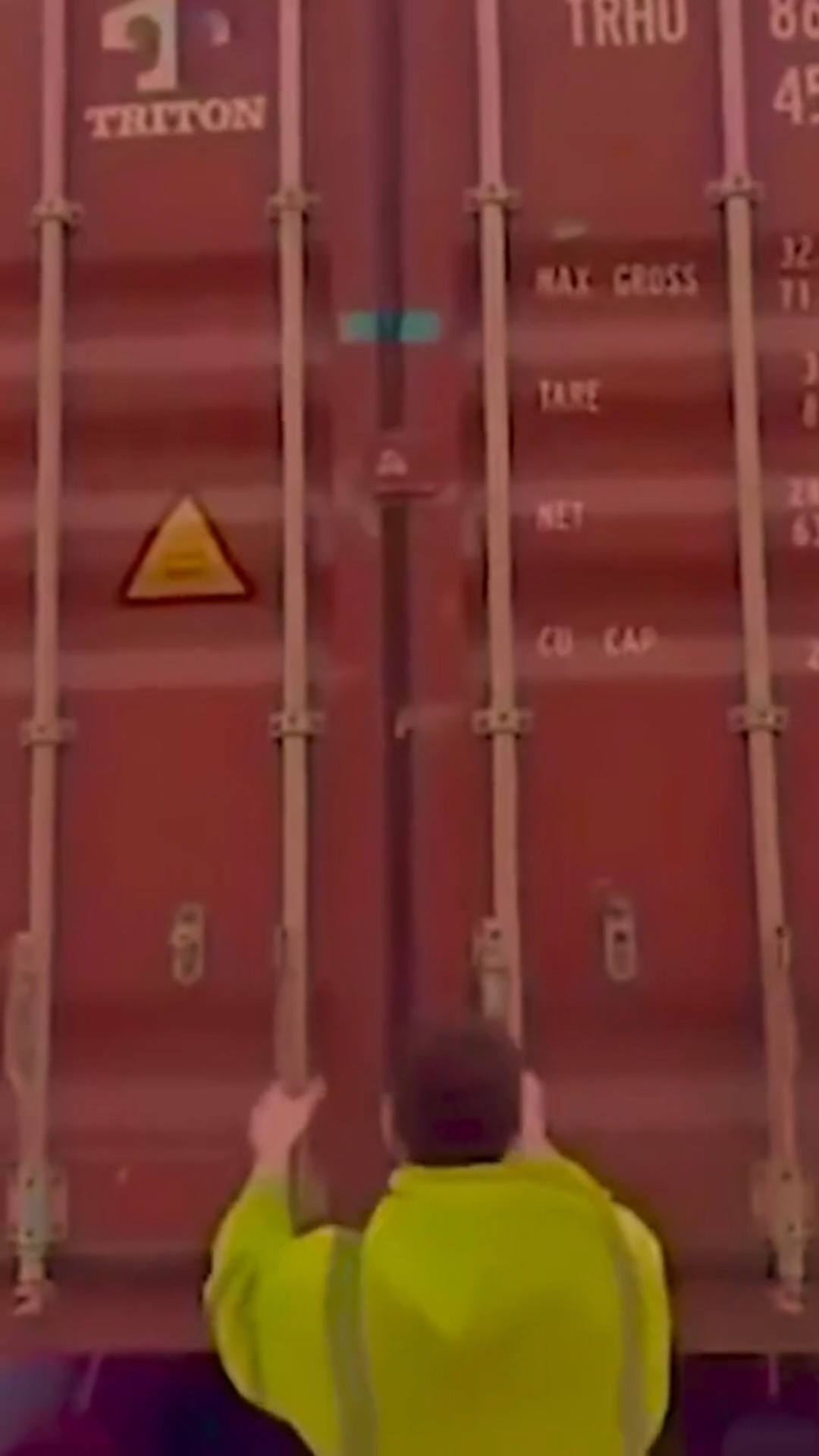 TRUCK DOOR OPENING TRANSITIONAL VIRAL VIDEO