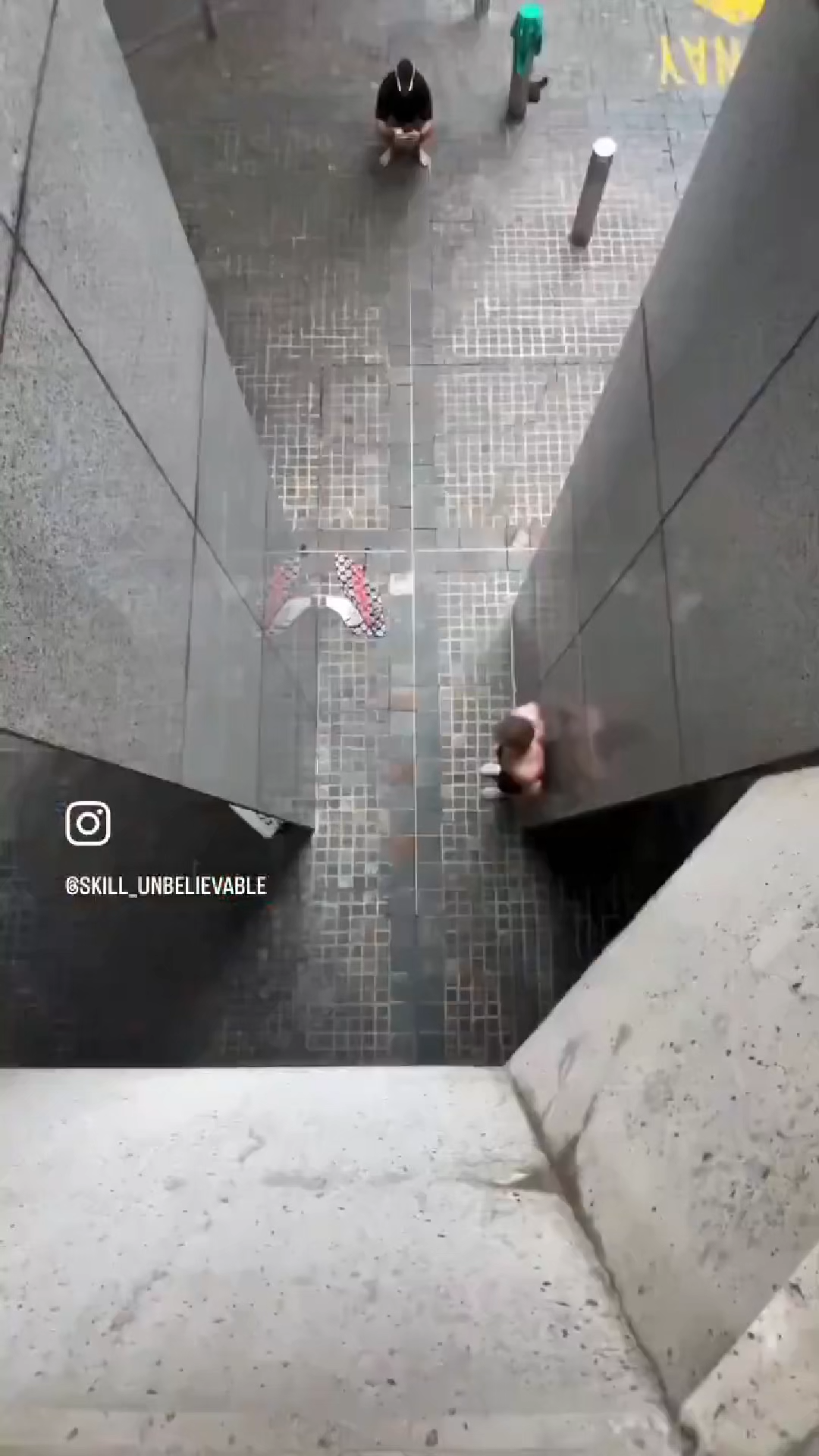 WALL CLIMBER TRANSITIONAL VIRAL VIDEO